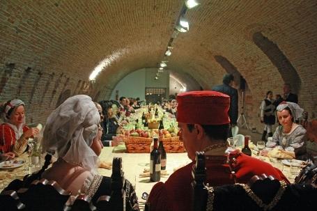 http://italia-ru.com/files/7cenamedioevalecastello.jpg