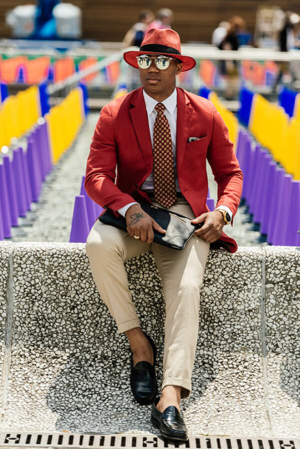 http://italia-ru.com/files/bold-sunglasses-strong-color-contrast-photo-by-pitti-uomo-enrique-labriola-601x900.jpg