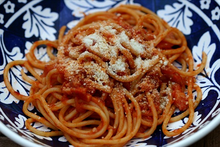 http://italia-ru.com/files/bucatini_amatriciana.jpg