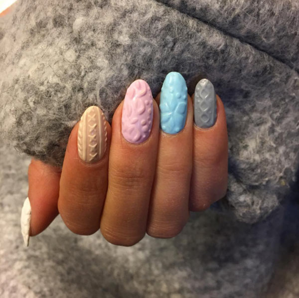 http://italia-ru.com/files/cable_knit_sweater_nails.jpg