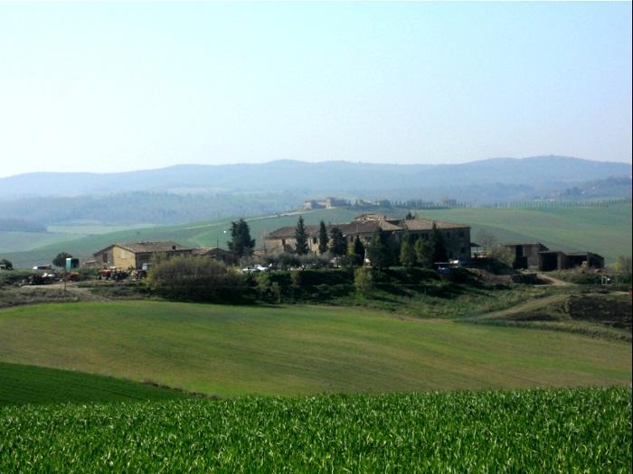 http://italia-ru.com/files/casolare_colline_senesi__radi_.jpg