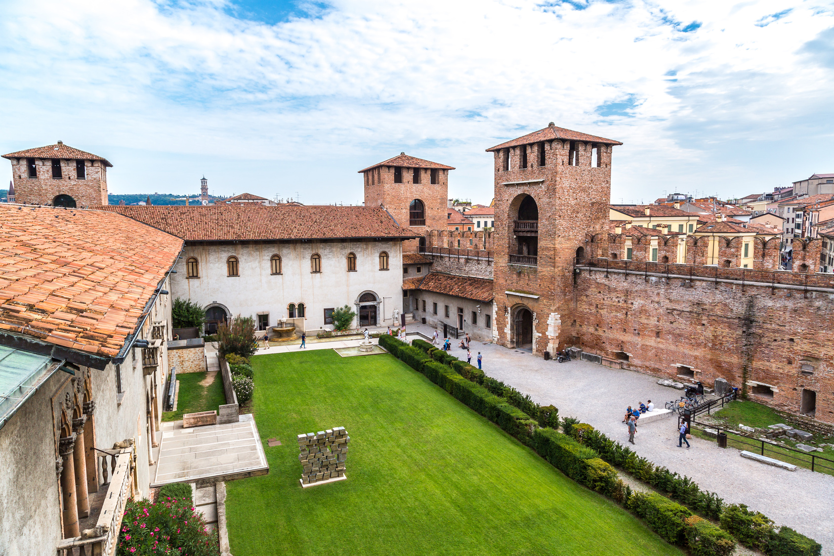 Музей Кастельвеккьо (Museo Civico di Castelvecchio)