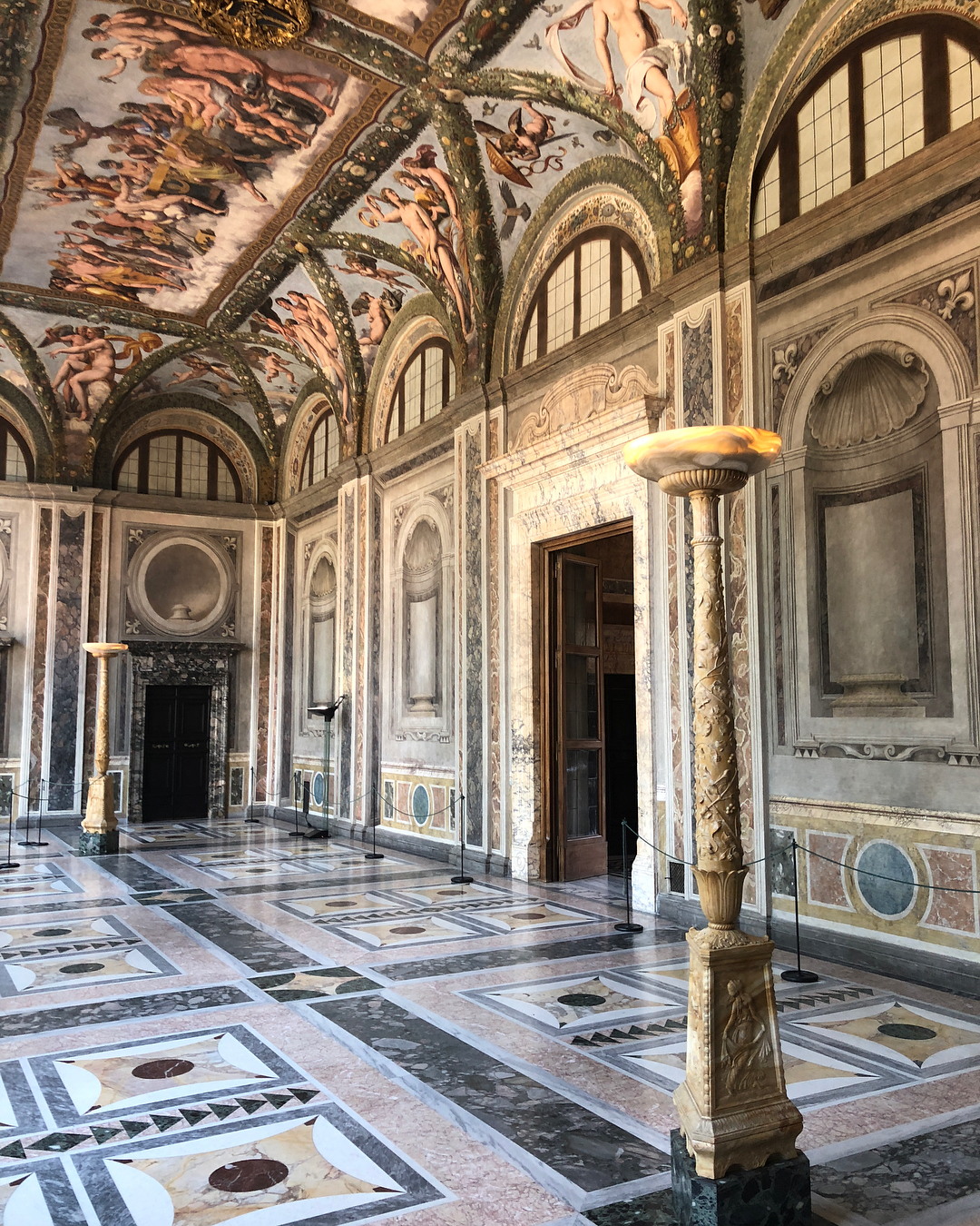 villa farnesina