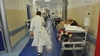 В Бергамо пациент скорой помощи, уставший ждать очереди, напал с кулаками на мед