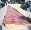 В Кремоне на Фестивале Салями приготовили 10-метровый бутерброд!