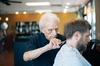 Газета "New York Times" рассказала о самом пожилом парикмахере мира