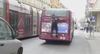 В Риме мужчина проехал несколько остановок на бампере автобуса, чтобы сэкономить