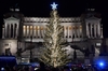 "Грустная, уродливая, облезлая": жители Рима и туристы возмущены рождественской 