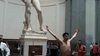 Испанский турист разделся догола перед "Давидом" Микеланджело