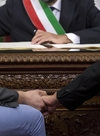 В Италии двое мужчин заключили гражданский брак "по расчету"