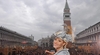 Венецианский карнавал в разгаре: сегодня на площадь Сан-Марко спустится "ангел"
