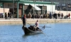В Милане туристов покатают по Навильи на гондоле