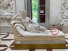 Турист повредил статую Кановы, чтобы сделать селфи
