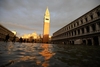 Тонущая Венеция: ученые рассказали, от каких факторов зависит судьба города на в