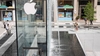 Туристка из Франции искупалась обнаженной в фонтане Apple store Милана