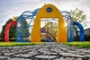 В Пистое открылся парк "летающих" скульптур для детей