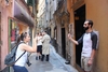 Молодого человека, справившему малую нужду в переулке исторического центра Генуи