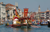 В Венеции все готово к началу исторической регаты, а в Ареццо – турнирa сарацино