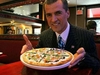 Ренато Виола, его пицца - самая дорогая в мире: ее стоимость составляет 8300 евр