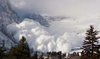 В Италии из-за схода снежной лавины погибло два человека, а еще трое находятся в