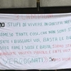 "Нам надоело жить в этом дерьмовом отеле": 35 мигрантов протестуют на озере Гард