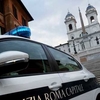 В Риме две россиянки взобрались на фонтан "Баркачча" Бернини и устроили дикие та