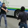 В Милане арестован иммигрант, вооруженный ножом и стеклянной бутылкой, угрожавши