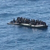 На южных берегах Италии продолжают высаживаться нелегальные иммигранты