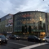 В провинции Милана подросток разбился насмерть, упав с крыши ТЦ, куда залез для 
