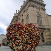 В Турине ко Дню Святого Валентина установили трехметровое цветочное сердце