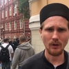 Русский священник-иммигрант призвал мир объединиться против Владимира Соловьева