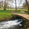 Замок Лидс (англ. Leeds Castle) находится в графстве Кент в Англии. Он окружен великолепным парком