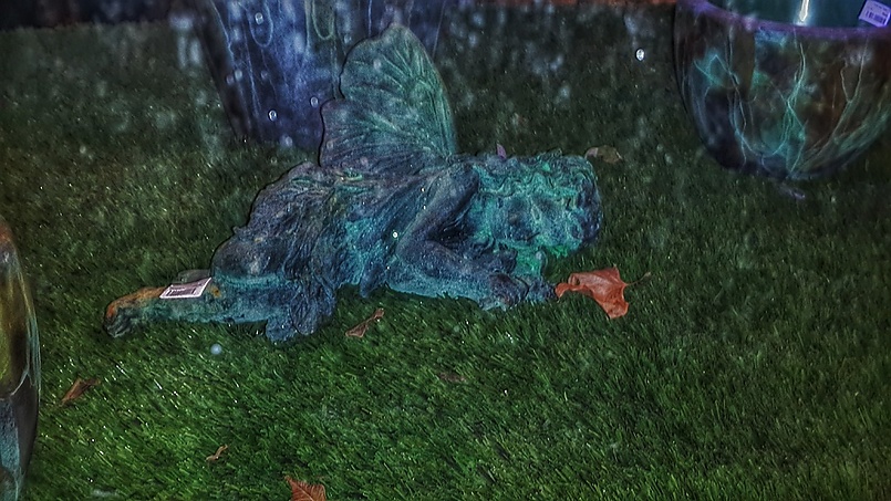 Маленькая  фея из стекла может поселиться и в вашем саду