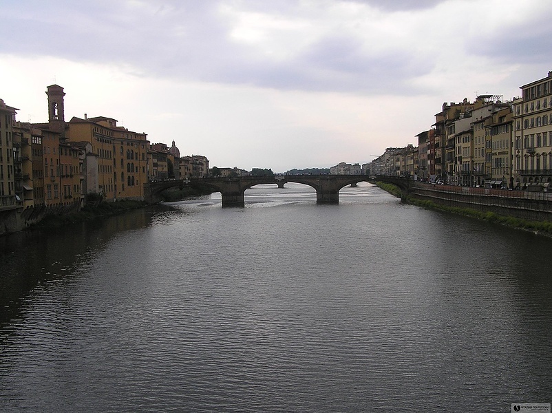 река Арно во Флоренции