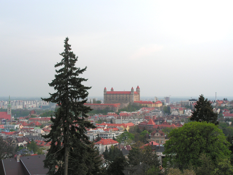 Панорама Братиславы с холма памяти