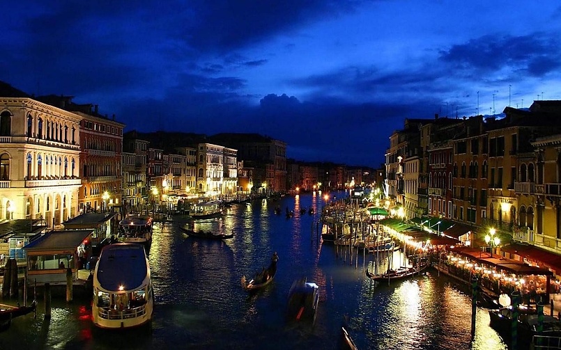 Venezia by night