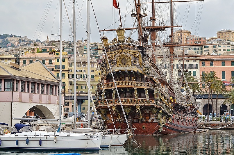  Il Galeone Neptune .Porto antico. Genova