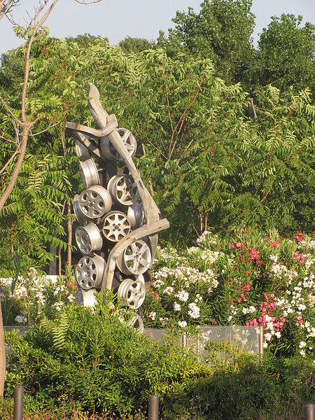 очень интересный монумент...