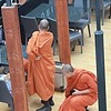 Современные будисткие монахи