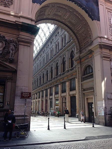 Неаполь. Галерея Умберто 
