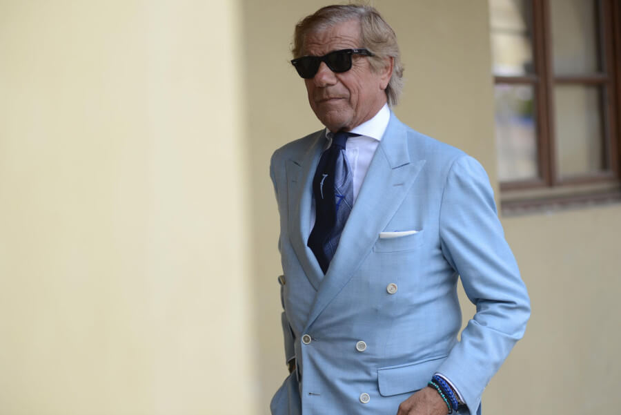 http://italia-ru.com/files/lino-in-blue-photo-by-guerre-for-mr-mag-900x601.jpg