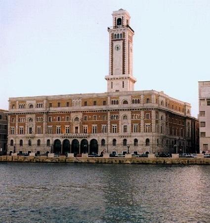 http://www.italia-ru.it/files/pinacoteca-bari.jpg
