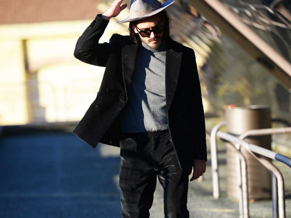 http://italia-ru.com/files/pitti-2-16-completo-velluto.jpg