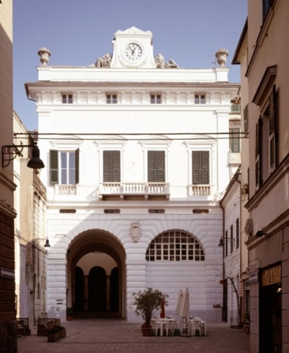 http://italia-ru.com/files/pinacoteca-palazzo-gavotti.jpg