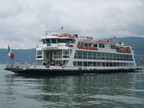 http://italia-ru.com/files/traghetto_lagomaggiore.jpg