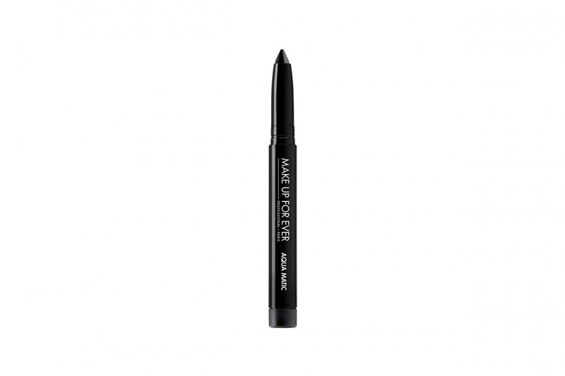http://italia-ru.com/files/trucco-al-mare-si-alle-matite-waterproof-800x533.jpg