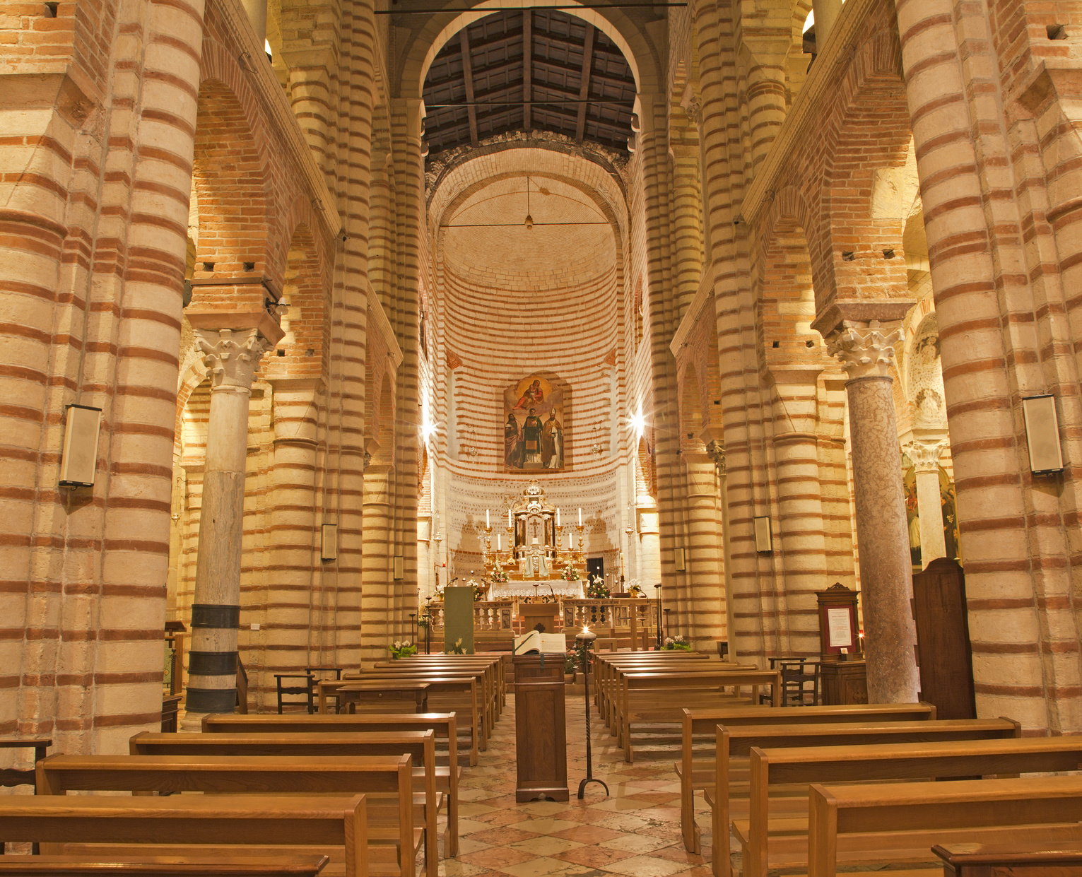 Церковь Сан-Лоренцо (Chiesa di San Lorenzo)