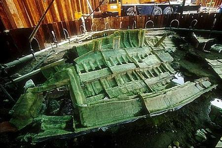 https://italia-ru.com/files/museo-navi-antiche.jpg